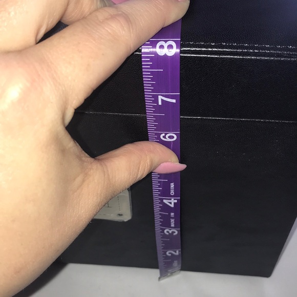 BeautiControl Black Makeup Box - Picture 3 of 6